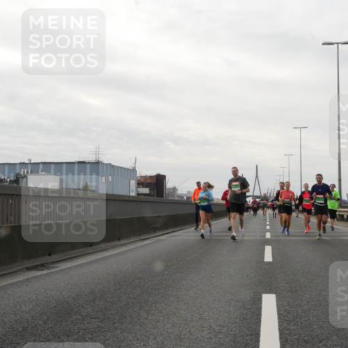 03.10.2025 - Köhlbrandbrückenlauf Matties Gatica Varas http://msf.ph/oto/9190806 03.10.2025 16:03:45 Position 3  meine-sportfotos.de