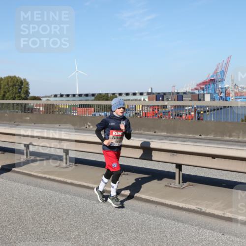 03.10.2025 - Köhlbrandbrückenlauf Yannick Fuchs http://msf.ph/oto/9190807 03.10.2025 12:10:53 Position 3  meine-sportfotos.de