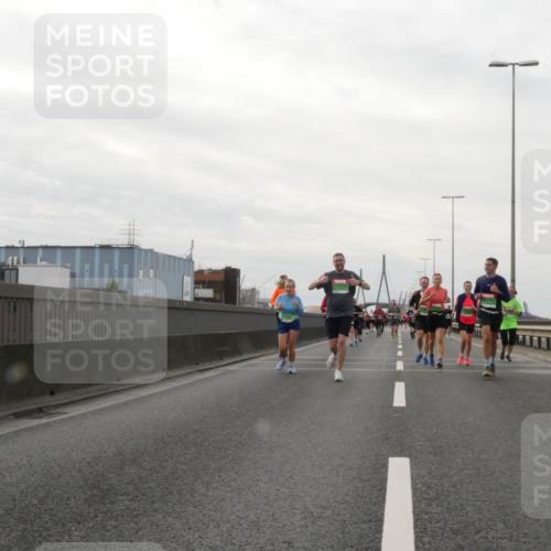 03.10.2025 - Köhlbrandbrückenlauf Matties Gatica Varas http://msf.ph/oto/9190808 03.10.2025 16:03:46 Position 3  meine-sportfotos.de