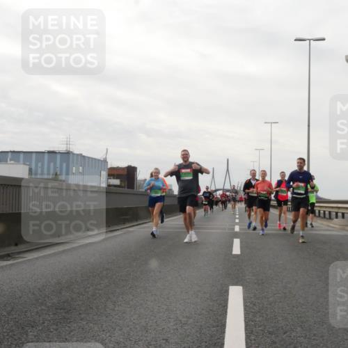 03.10.2025 - Köhlbrandbrückenlauf Matties Gatica Varas http://msf.ph/oto/9190810 03.10.2025 16:03:46 Position 3  meine-sportfotos.de