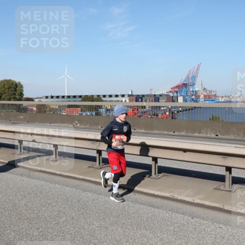 03.10.2025 - Köhlbrandbrückenlauf Yannick Fuchs http://msf.ph/oto/9190812 03.10.2025 12:10:54 Position 3  meine-sportfotos.de