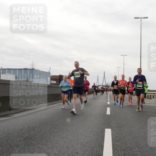 03.10.2025 - Köhlbrandbrückenlauf Matties Gatica Varas http://msf.ph/oto/9190813 03.10.2025 16:03:47 Position 3  meine-sportfotos.de