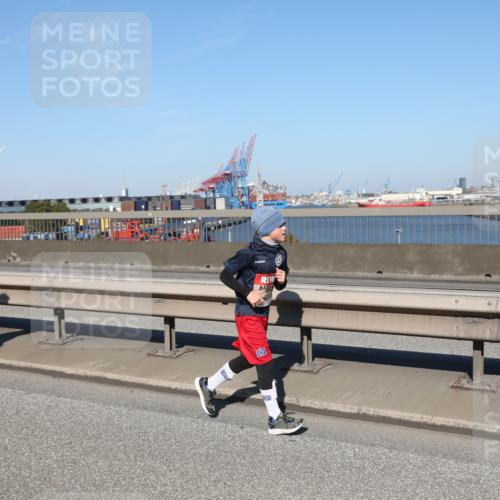 03.10.2025 - Köhlbrandbrückenlauf Yannick Fuchs http://msf.ph/oto/9190818 03.10.2025 12:10:54 Position 3  meine-sportfotos.de
