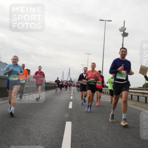 03.10.2025 - Köhlbrandbrückenlauf Matties Gatica Varas http://msf.ph/oto/9190819 03.10.2025 16:03:48 Position 3 7441 meine-sportfotos.de