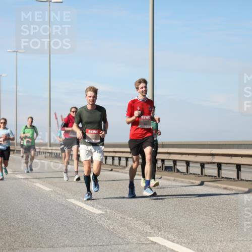 03.10.2025 - Köhlbrandbrückenlauf Yannick Fuchs http://msf.ph/oto/9190820 03.10.2025 11:51:12 Position 3  meine-sportfotos.de