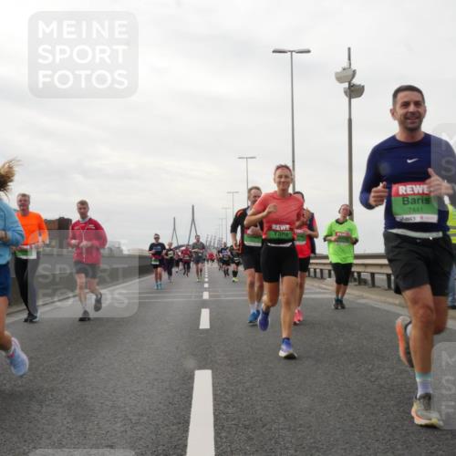 03.10.2025 - Köhlbrandbrückenlauf Matties Gatica Varas http://msf.ph/oto/9190821 03.10.2025 16:03:49 Position 3 7441 meine-sportfotos.de