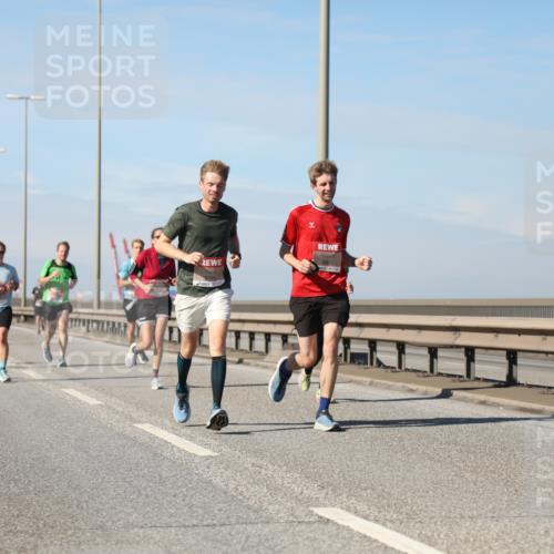 03.10.2025 - Köhlbrandbrückenlauf Yannick Fuchs http://msf.ph/oto/9190823 03.10.2025 11:51:13 Position 3  meine-sportfotos.de