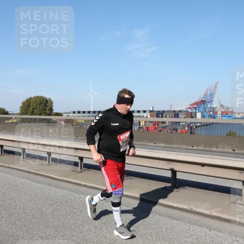 03.10.2025 - Köhlbrandbrückenlauf Yannick Fuchs http://msf.ph/oto/9190828 03.10.2025 12:10:55 Position 3  meine-sportfotos.de
