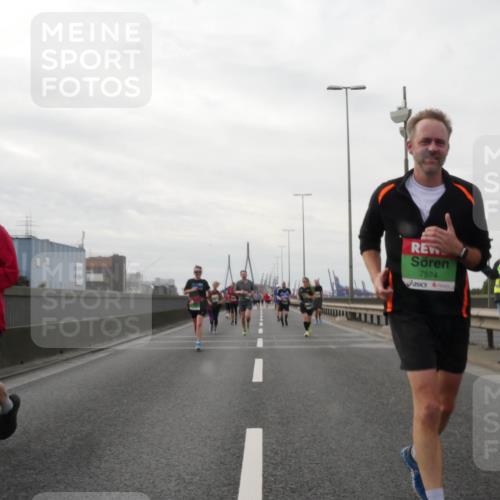 03.10.2025 - Köhlbrandbrückenlauf Matties Gatica Varas http://msf.ph/oto/9190829 03.10.2025 16:03:51 Position 3 401, 7574, 7563 meine-sportfotos.de