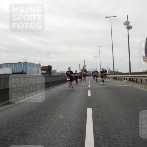 03.10.2025 - Köhlbrandbrückenlauf Matties Gatica Varas http://msf.ph/oto/9190830 03.10.2025 16:03:51 Position 3  meine-sportfotos.de
