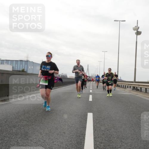 03.10.2025 - Köhlbrandbrückenlauf Matties Gatica Varas http://msf.ph/oto/9190840 03.10.2025 16:03:54 Position 3 21, 997 meine-sportfotos.de