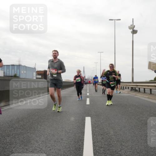 03.10.2025 - Köhlbrandbrückenlauf Matties Gatica Varas http://msf.ph/oto/9190844 03.10.2025 16:03:55 Position 3  meine-sportfotos.de