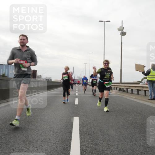 03.10.2025 - Köhlbrandbrückenlauf Matties Gatica Varas http://msf.ph/oto/9190845 03.10.2025 16:03:55 Position 3  meine-sportfotos.de