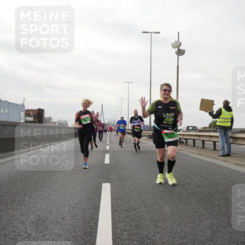 03.10.2025 - Köhlbrandbrückenlauf Matties Gatica Varas http://msf.ph/oto/9190852 03.10.2025 16:03:56 Position 3  meine-sportfotos.de