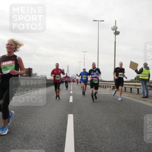 03.10.2025 - Köhlbrandbrückenlauf Matties Gatica Varas http://msf.ph/oto/9190859 03.10.2025 16:03:57 Position 3  meine-sportfotos.de