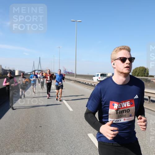 03.10.2025 - Köhlbrandbrückenlauf Yannick Fuchs http://msf.ph/oto/9190863 03.10.2025 12:10:58 Position 3 5546 meine-sportfotos.de