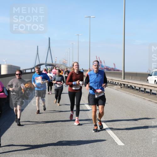 03.10.2025 - Köhlbrandbrückenlauf Yannick Fuchs http://msf.ph/oto/9190867 03.10.2025 12:10:58 Position 3  meine-sportfotos.de