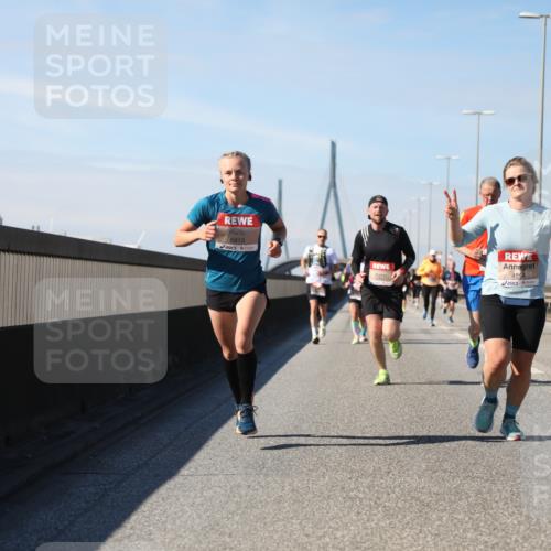 03.10.2025 - Köhlbrandbrückenlauf Yannick Fuchs http://msf.ph/oto/9190869 03.10.2025 11:51:17 Position 3 6813, 45, 41 meine-sportfotos.de