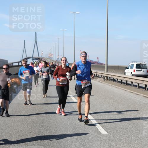 03.10.2025 - Köhlbrandbrückenlauf Yannick Fuchs http://msf.ph/oto/9190871 03.10.2025 12:10:58 Position 3  meine-sportfotos.de