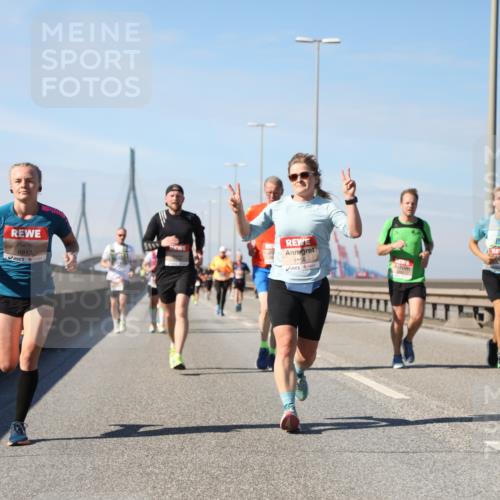 03.10.2025 - Köhlbrandbrückenlauf Yannick Fuchs http://msf.ph/oto/9190872 03.10.2025 11:51:17 Position 3 6813, 4544 meine-sportfotos.de