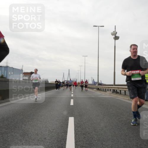 03.10.2025 - Köhlbrandbrückenlauf Matties Gatica Varas http://msf.ph/oto/9190886 03.10.2025 16:04:04 Position 3 8137 meine-sportfotos.de