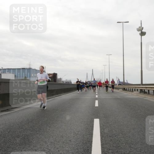03.10.2025 - Köhlbrandbrückenlauf Matties Gatica Varas http://msf.ph/oto/9190890 03.10.2025 16:04:05 Position 3  meine-sportfotos.de