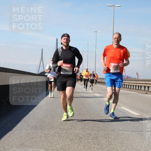 03.10.2025 - Köhlbrandbrückenlauf Yannick Fuchs http://msf.ph/oto/9190893 03.10.2025 11:51:18 Position 3 6744, 4365 meine-sportfotos.de