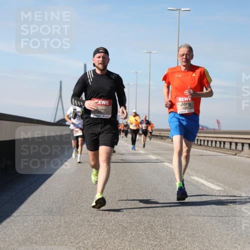 03.10.2025 - Köhlbrandbrückenlauf Yannick Fuchs http://msf.ph/oto/9190897 03.10.2025 11:51:18 Position 3 6744, 4365, 5705 meine-sportfotos.de