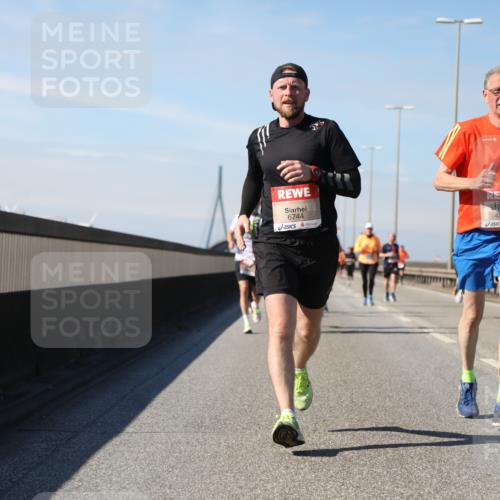 03.10.2025 - Köhlbrandbrückenlauf Yannick Fuchs http://msf.ph/oto/9190900 03.10.2025 11:51:19 Position 3 6744, 4365 meine-sportfotos.de