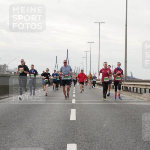 03.10.2025 - Köhlbrandbrückenlauf Matties Gatica Varas http://msf.ph/oto/9190901 03.10.2025 16:04:07 Position 3  meine-sportfotos.de