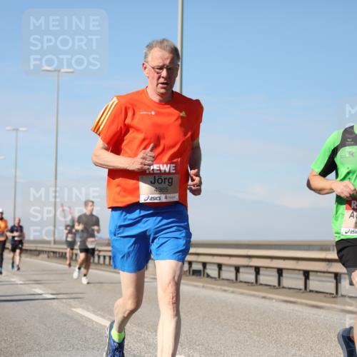 03.10.2025 - Köhlbrandbrückenlauf Yannick Fuchs http://msf.ph/oto/9190905 03.10.2025 11:51:19 Position 3 4365, 5705 meine-sportfotos.de