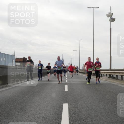 03.10.2025 - Köhlbrandbrückenlauf Matties Gatica Varas http://msf.ph/oto/9190908 03.10.2025 16:04:09 Position 3  meine-sportfotos.de