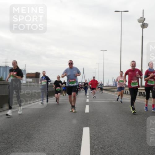 03.10.2025 - Köhlbrandbrückenlauf Matties Gatica Varas http://msf.ph/oto/9190916 03.10.2025 16:04:10 Position 3  meine-sportfotos.de
