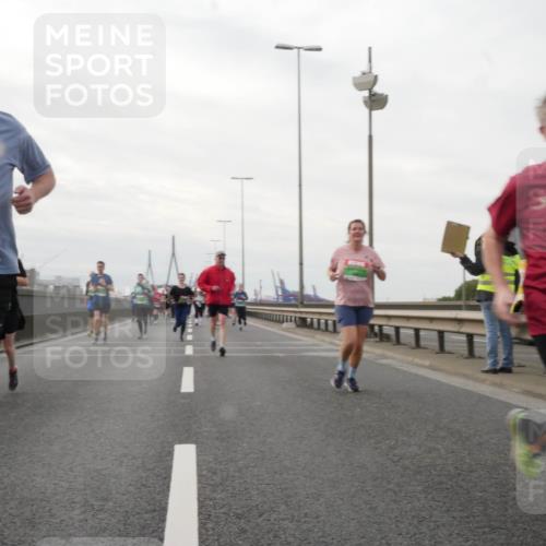 03.10.2025 - Köhlbrandbrückenlauf Matties Gatica Varas http://msf.ph/oto/9190921 03.10.2025 16:04:12 Position 3 7866 meine-sportfotos.de