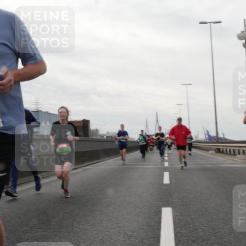 03.10.2025 - Köhlbrandbrückenlauf Matties Gatica Varas http://msf.ph/oto/9190924 03.10.2025 16:04:12 Position 3 7866 meine-sportfotos.de