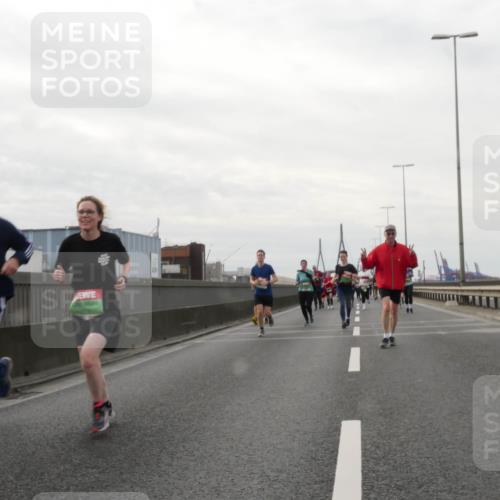 03.10.2025 - Köhlbrandbrückenlauf Matties Gatica Varas http://msf.ph/oto/9190925 03.10.2025 16:04:13 Position 3  meine-sportfotos.de