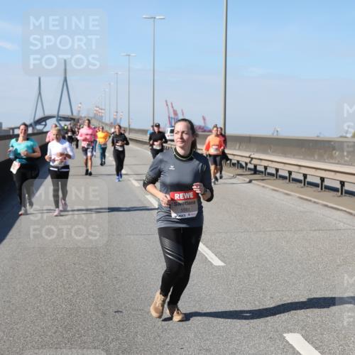 03.10.2025 - Köhlbrandbrückenlauf Yannick Fuchs http://msf.ph/oto/9190933 03.10.2025 12:11:03 Position 3 5551 meine-sportfotos.de