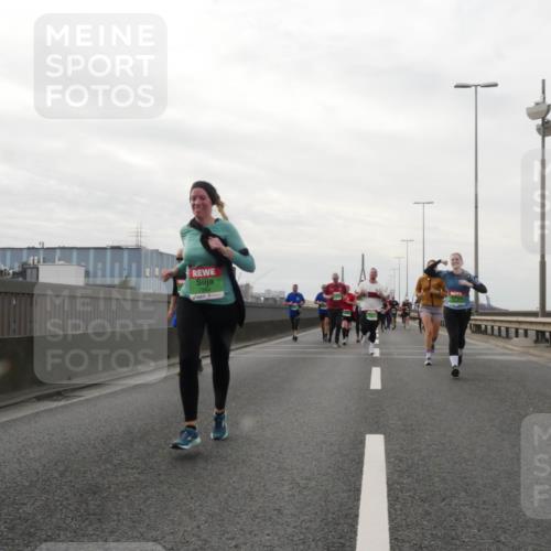03.10.2025 - Köhlbrandbrückenlauf Matties Gatica Varas http://msf.ph/oto/9190936 03.10.2025 16:04:18 Position 3  meine-sportfotos.de