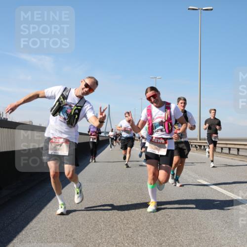 03.10.2025 - Köhlbrandbrückenlauf Yannick Fuchs http://msf.ph/oto/9190948 03.10.2025 11:51:23 Position 3 6816, 6814 meine-sportfotos.de