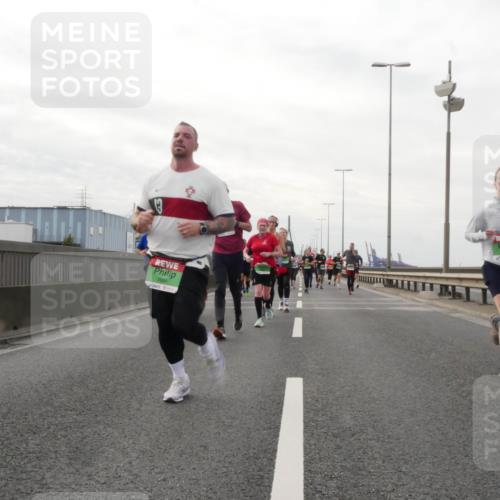 03.10.2025 - Köhlbrandbrückenlauf Matties Gatica Varas http://msf.ph/oto/9190953 03.10.2025 16:04:21 Position 3 7694 meine-sportfotos.de