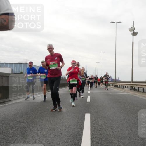 03.10.2025 - Köhlbrandbrückenlauf Matties Gatica Varas http://msf.ph/oto/9190957 03.10.2025 16:04:22 Position 3 9613 meine-sportfotos.de