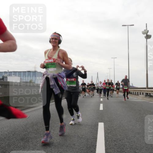03.10.2025 - Köhlbrandbrückenlauf Matties Gatica Varas http://msf.ph/oto/9190967 03.10.2025 16:04:24 Position 3 8070, 8777 meine-sportfotos.de