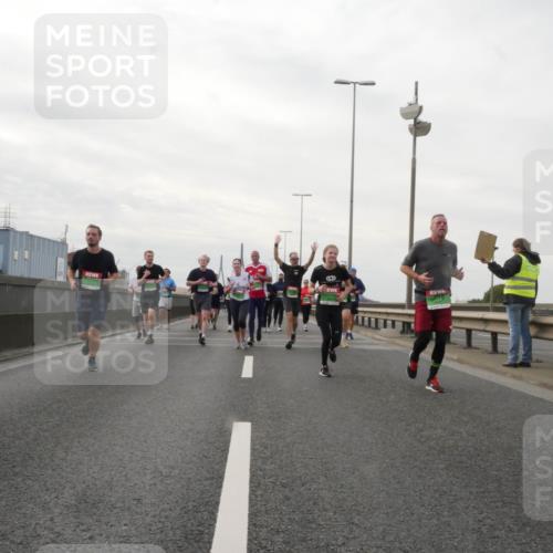 03.10.2025 - Köhlbrandbrückenlauf Matties Gatica Varas http://msf.ph/oto/9190978 03.10.2025 16:04:27 Position 3  meine-sportfotos.de