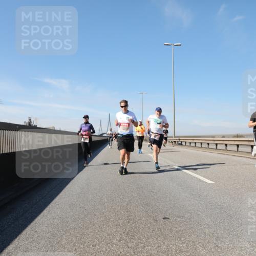 03.10.2025 - Köhlbrandbrückenlauf Yannick Fuchs http://msf.ph/oto/9190980 03.10.2025 11:51:24 Position 3  meine-sportfotos.de