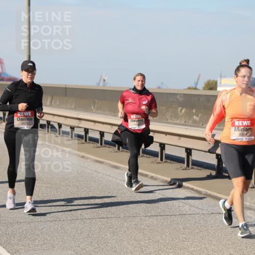 03.10.2025 - Köhlbrandbrückenlauf Yannick Fuchs http://msf.ph/oto/9190986 03.10.2025 12:11:07 Position 3 5575, 5412, 6304 meine-sportfotos.de