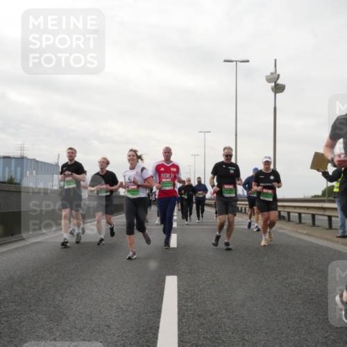 03.10.2025 - Köhlbrandbrückenlauf Matties Gatica Varas http://msf.ph/oto/9190988 03.10.2025 16:04:29 Position 3 7827 meine-sportfotos.de