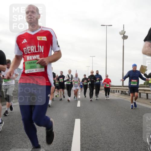 03.10.2025 - Köhlbrandbrückenlauf Matties Gatica Varas http://msf.ph/oto/9190996 03.10.2025 16:04:31 Position 3 8929 meine-sportfotos.de