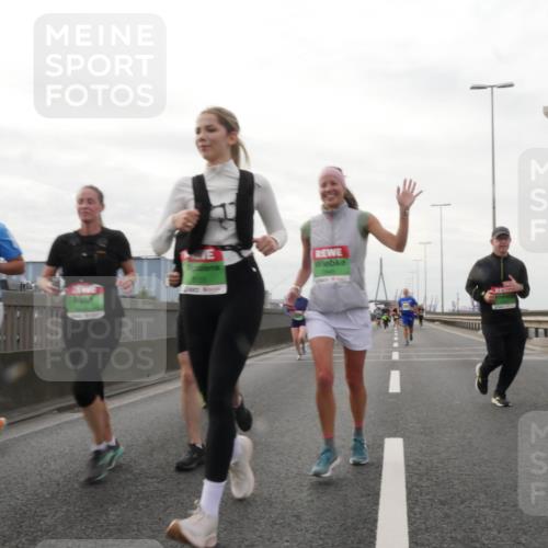 03.10.2025 - Köhlbrandbrückenlauf Matties Gatica Varas http://msf.ph/oto/9191009 03.10.2025 16:04:34 Position 3  meine-sportfotos.de