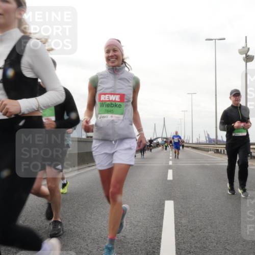 03.10.2025 - Köhlbrandbrückenlauf Matties Gatica Varas http://msf.ph/oto/9191013 03.10.2025 16:04:34 Position 3 7845 meine-sportfotos.de