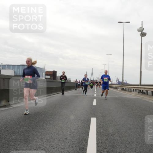 03.10.2025 - Köhlbrandbrückenlauf Matties Gatica Varas http://msf.ph/oto/9191027 03.10.2025 16:04:37 Position 3  meine-sportfotos.de